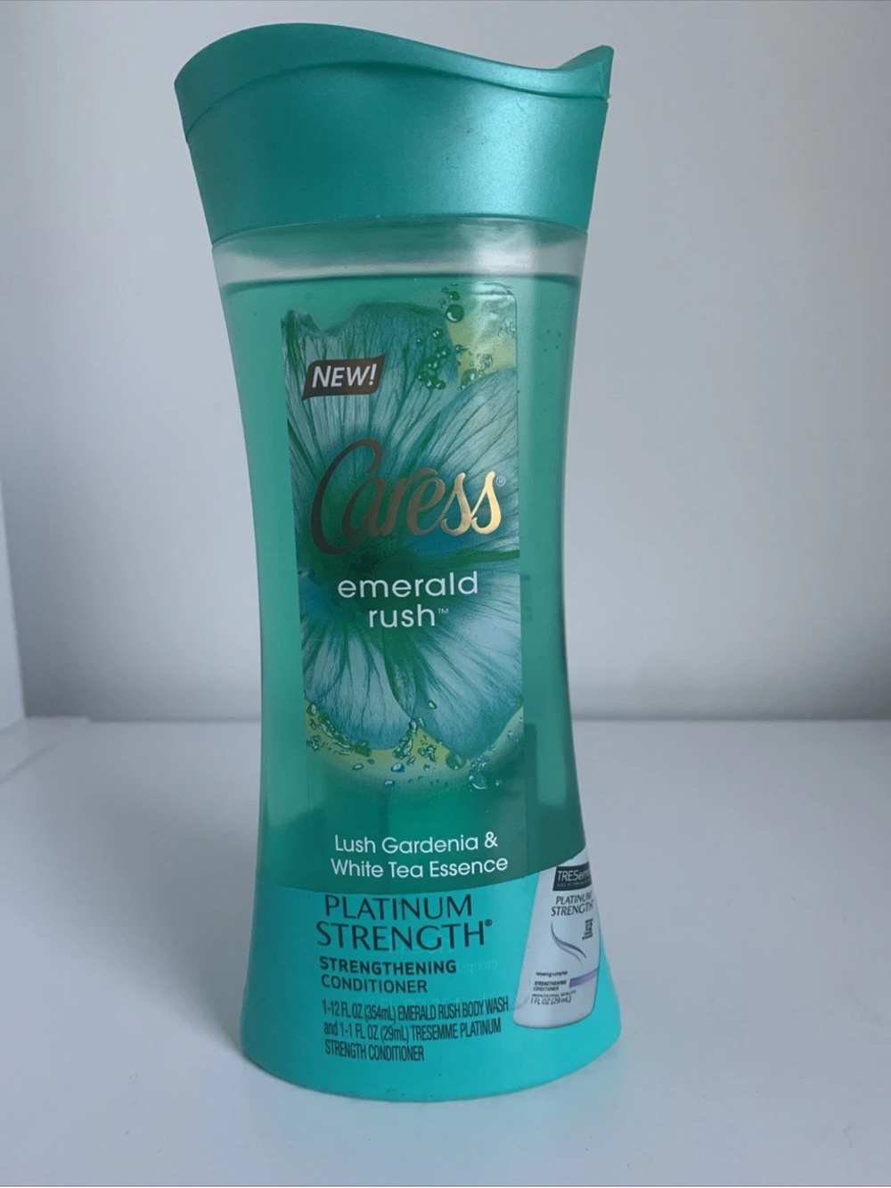 Caress Emerald Rush Body Wash Lush Gardenia & White Tea Essence